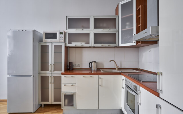 2kh-Komnatnye v Dome klubnogo tipa - Tretyyakovskaya galereya Apartments