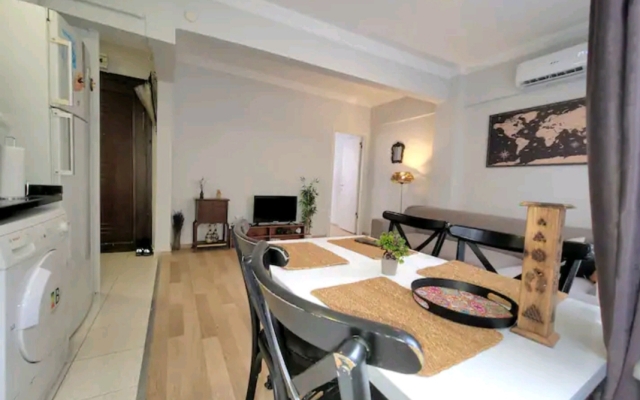 Cozy 3 Bedrooms for 7 people at  Taksim Flat
