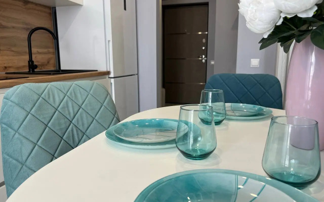 Trekhmestnye s Vidom na Reku Flat