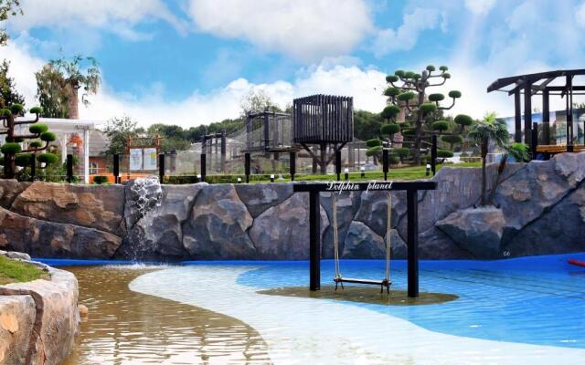 Dolphin Planet Hotel & SPA