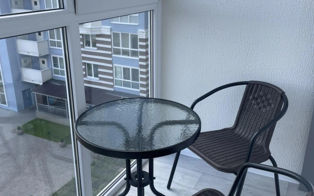 Na Prospekte Dzerzhinskogo. 21 Flat
