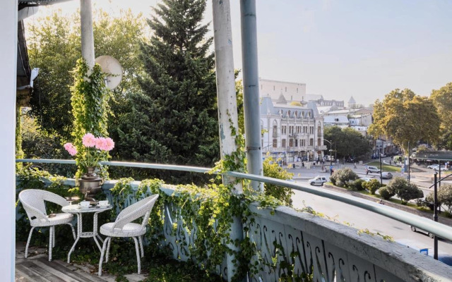 Blue Balcony Hotel