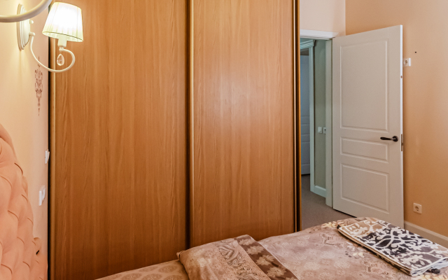 2-K Kvartira Na Lukacheva 4 Apartments