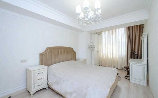 Apartments 5a Chudesnaya Kvartira V Tsentre Stolitsy S Realnymi Foto