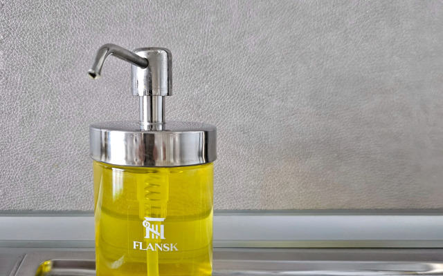 Апартаменты ФлаНск на Крылова 5