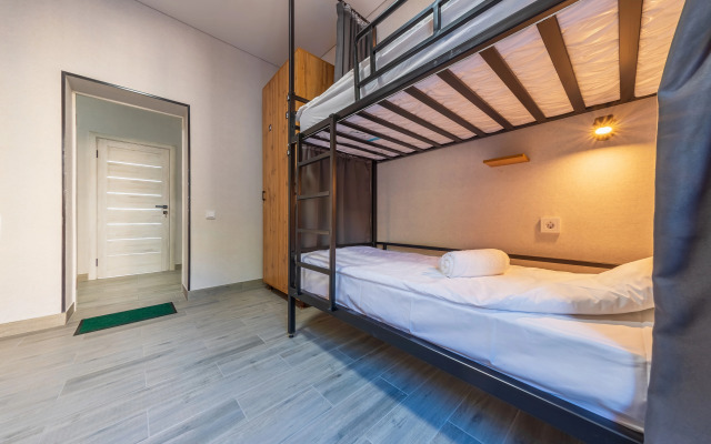 Vse Svoi Hostel