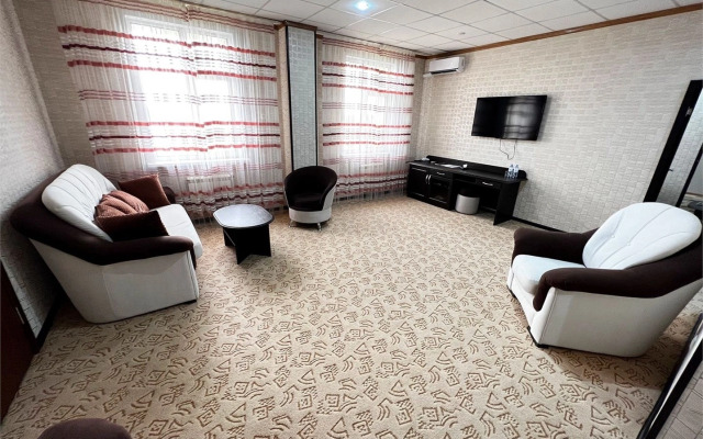 Forum Plaza Hotel