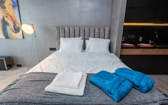 Апартаменты Neva Towers c ванной у окна