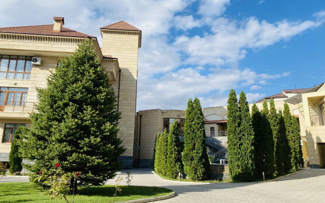 Hotel Grand Hills