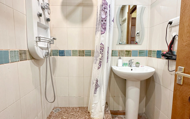 Vostochnaya Kvartira V Tsentre Apartments