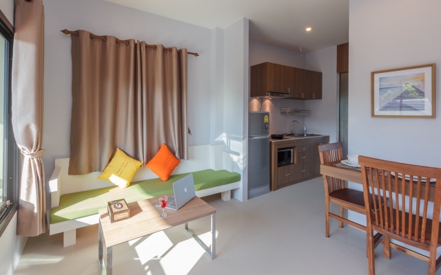 Happy Eight Resort Phuket Apart-hotel