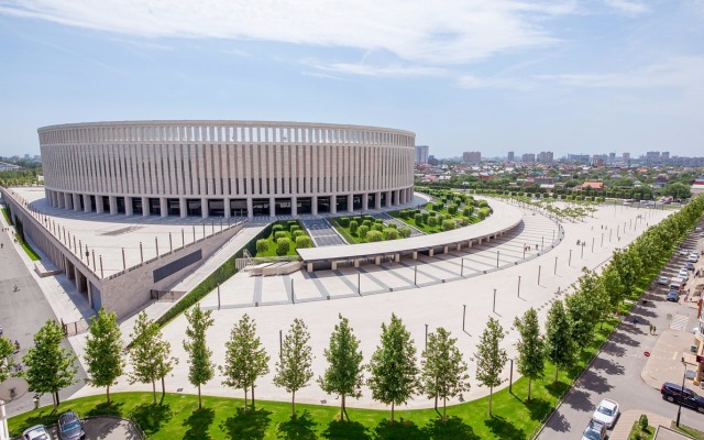 S shikarnim vidom na stadion i park Galitskogo  №270 Apartments