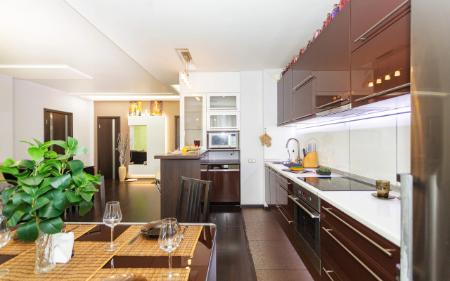 Квартира Большая Студия с Красивым Видом