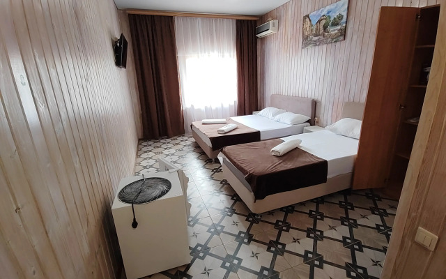Robert I Oksana Guest house