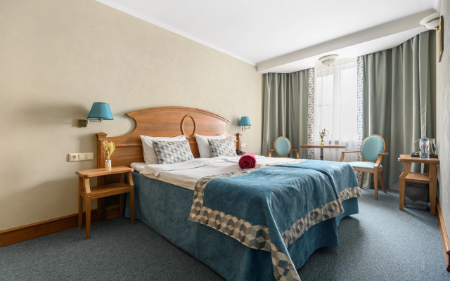 3 Mostа Hotel