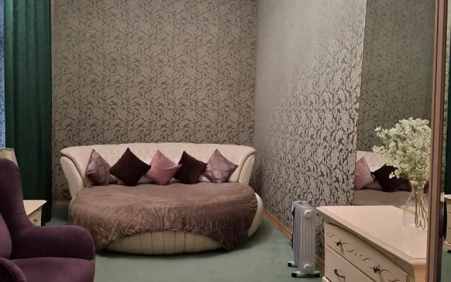 Izi Jiza Na Voskresenskoy Naberezhnoy 30 Apartments