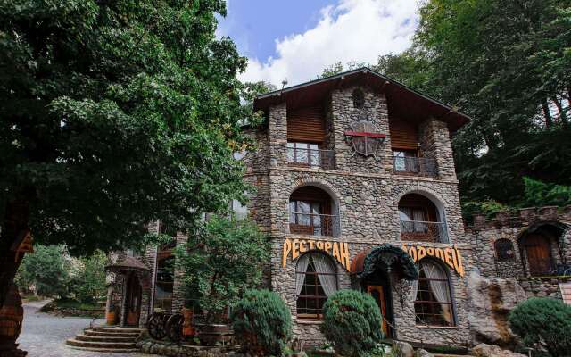 Fort Evrika Hotel