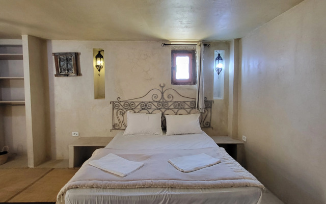 Al Madina Riad Hotel