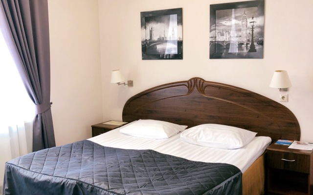 Cronwell Inn Stremyannaya Hotel