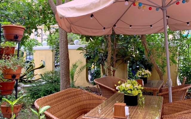 Lantana-Anzhela Hotel