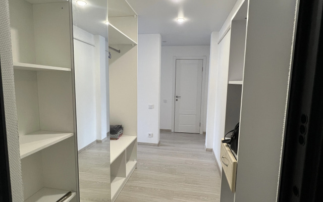 2/2 Vladimir Flat