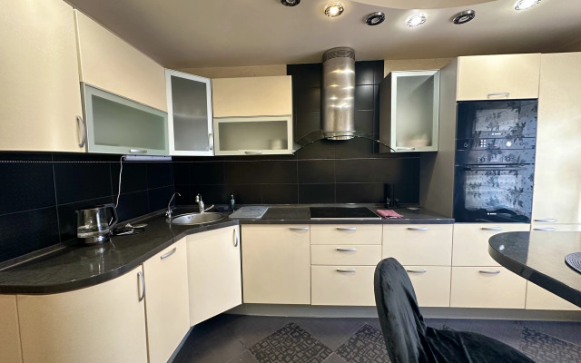 Квартира Хрустальная 37к1