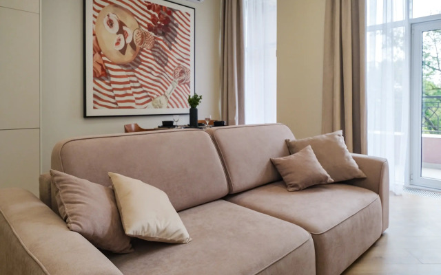 Апартаменты  2-к новые 2025, Светлана парк, первая линия, центр