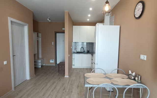 V Novom Dome Flat