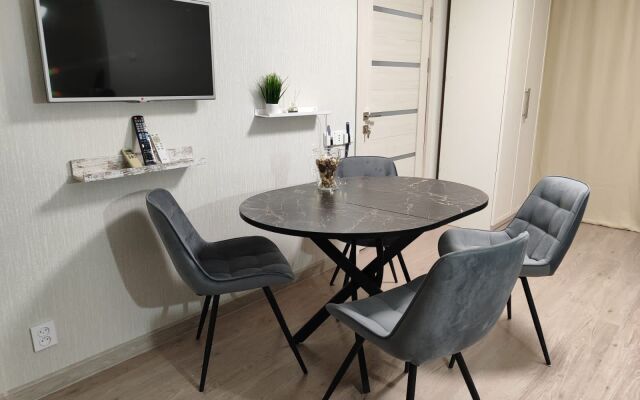 Квартира Даурская, Город на Ладони