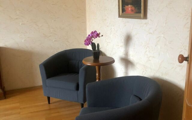 Blagorodnaya klassika v Tsentre Flat