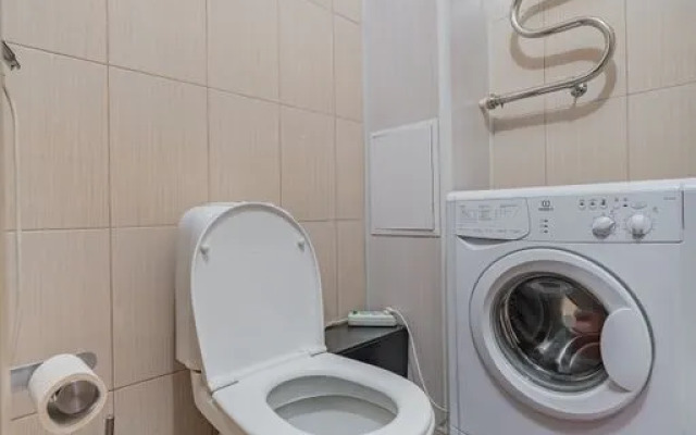 Na Soyuznom Prospekte, 4 Flat