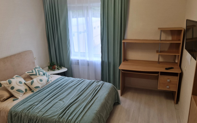 Uyutnaya Teplaya Okolo Lesa V Spalnom Rayone Flat