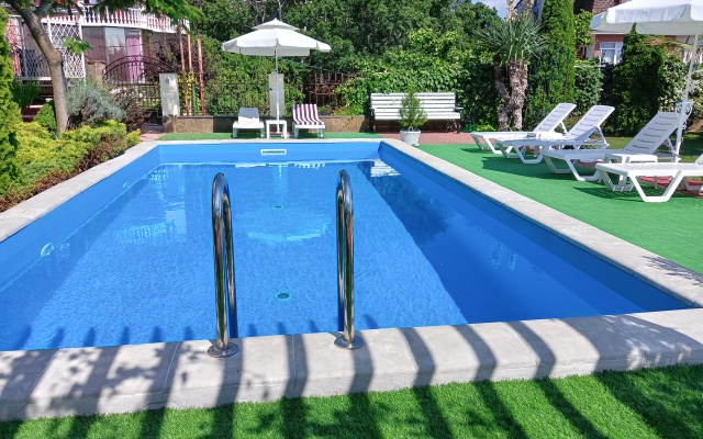 Orel-Izumrud Guest House