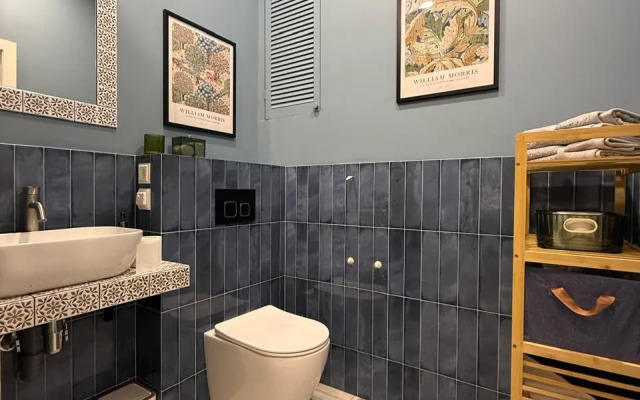 Uyutnaya S Dizaynerskim Remontom Flat