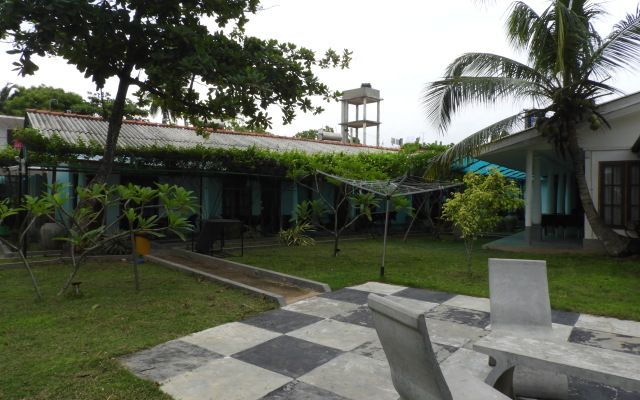 Sira's Chalets Guest House