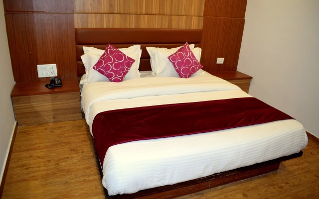 Palak Palace Hotel