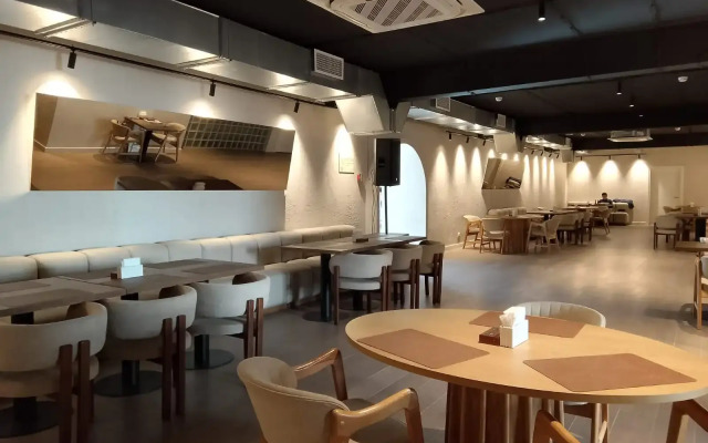 Отель Hubilay Khan