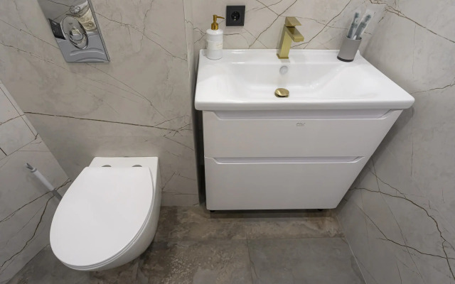 Pervy Posutochny Flat