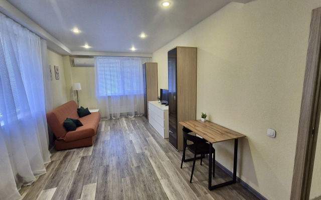 V Sovremennom Rayone Nedaleko Ot Tsentra Goroda Flat