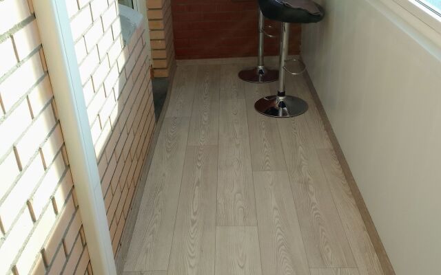 V Rayone Tsirka Flat