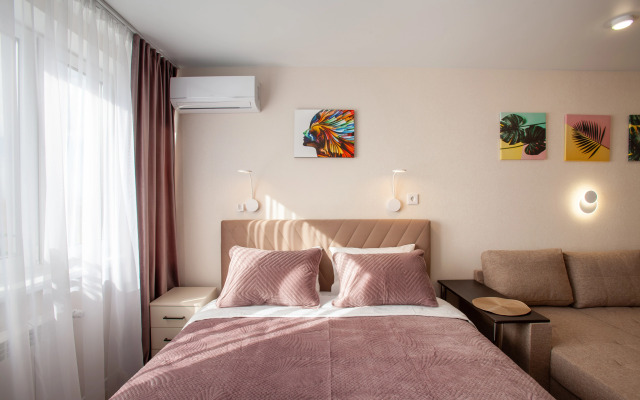 Квартира Гармония Уютная в Центре Города с Отдельной Спальней