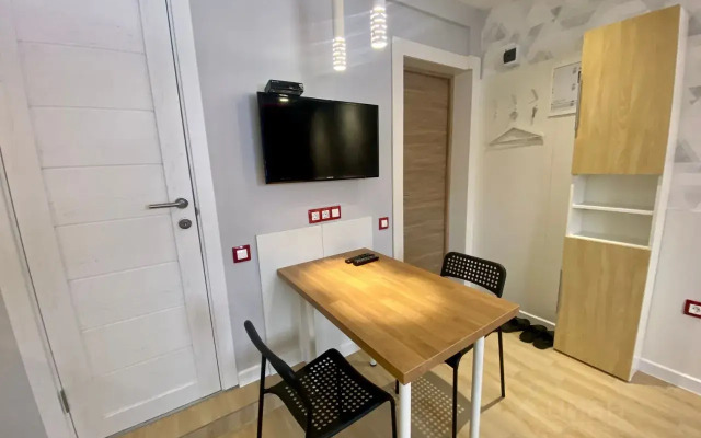 Layf Studiya №7, 20m2, na Tararykova 5 Flat