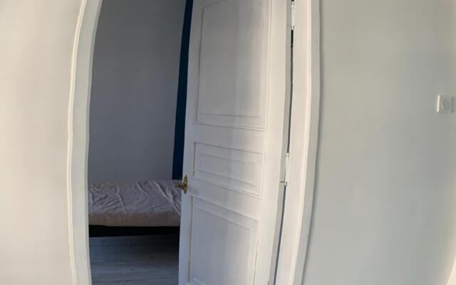 "odnushka S Gamakom" Flat