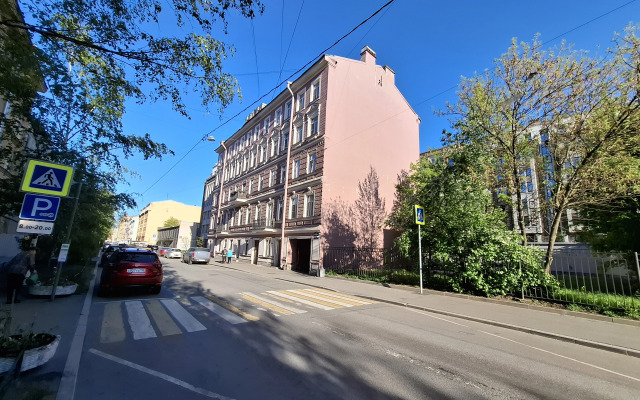Studiya U Metro Baltiyskaya Apartments