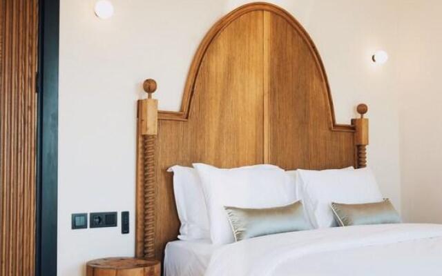 To Be Social House Hotel