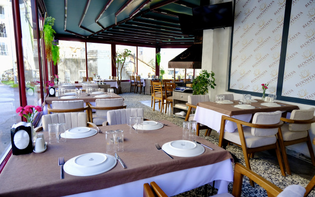 BLOOMTALYA Hotel