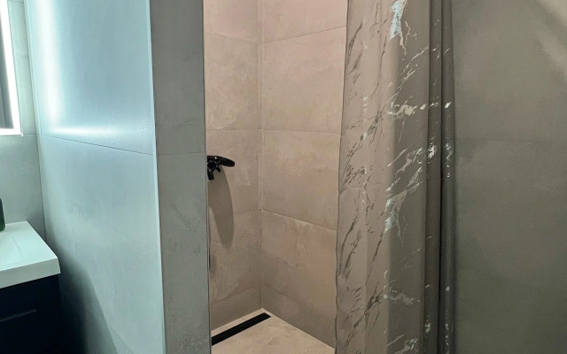Uyutnaya Studiya Flat Na Sverdlovskoy