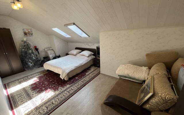 Rezidentsiya Les Private House