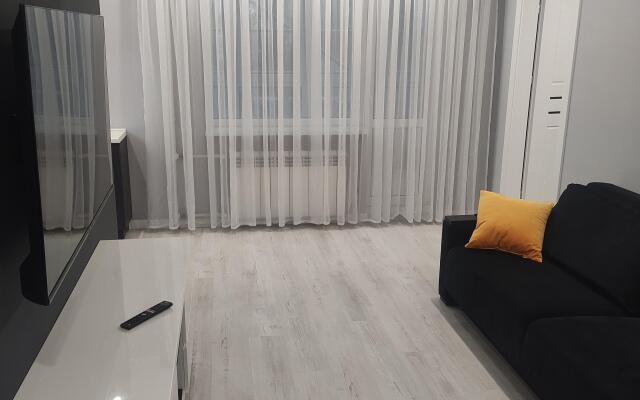 Dvukhkomnatnaya Kvartira V Samom Tsentre Flat