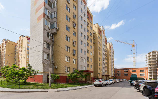 V Tsentre po Boyevoy 36/1 Apartments